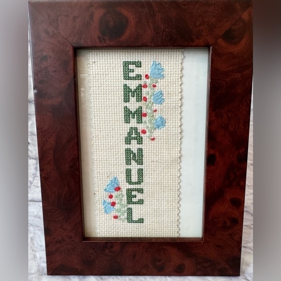 Emmanuel Vintage Cross Stitched Embroidered Bookmark in Frame Green Blue Flowers - Picture 1 of 2